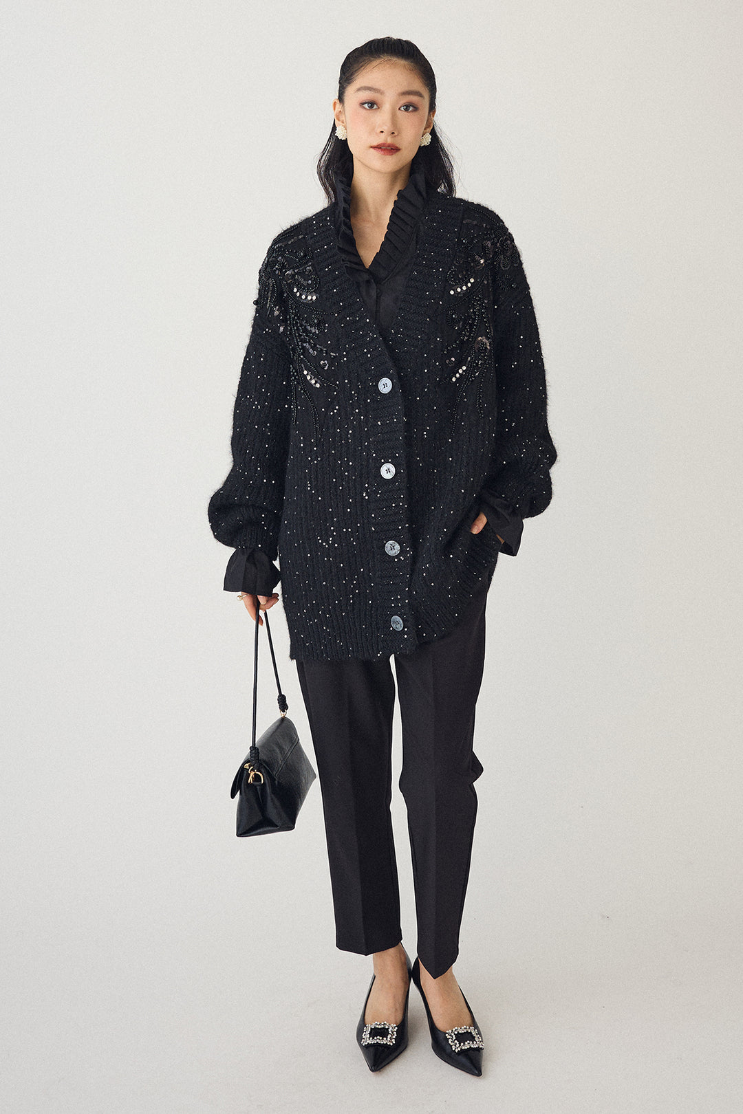 [予約/SET]ダブルプリーツカラーブラウス+ビーズフラワースパンコールシャイニーニットカーデ+タックテーパードパンツ(3set)