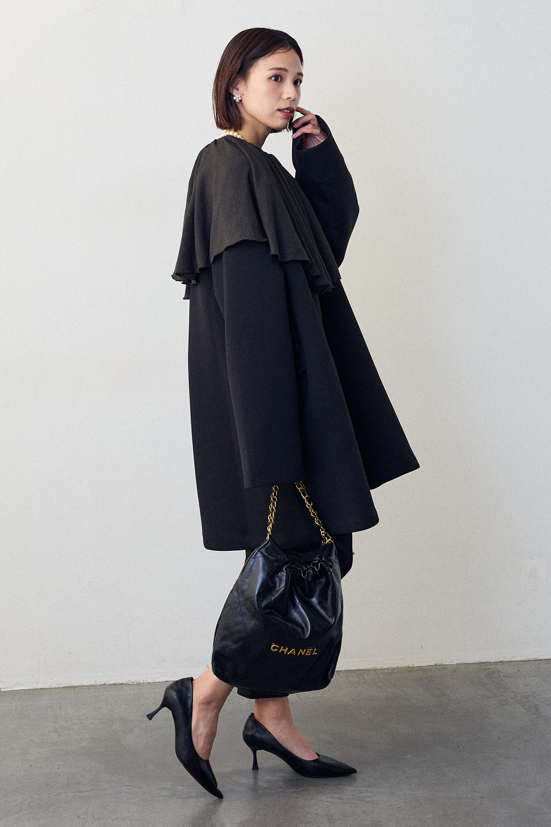 [予約/SET]BIGフリルカラーブラウス+フリルポケットボンディングノーカラーコート+センターシームランダムパールパンツ(3set)