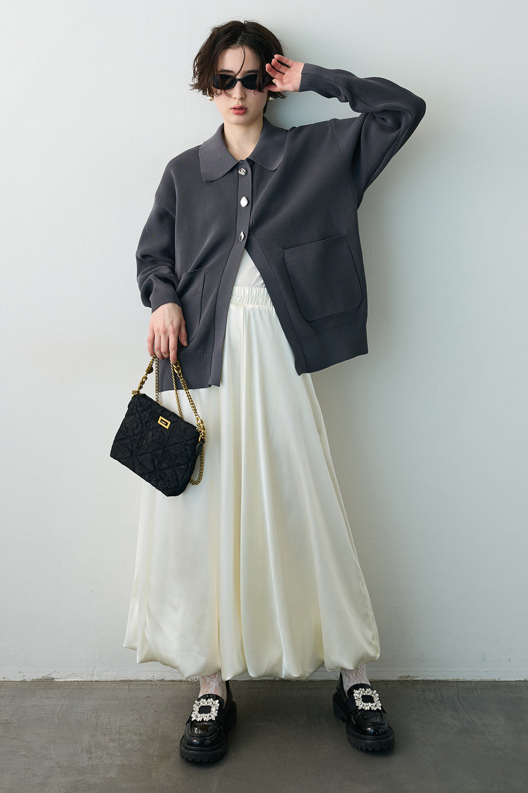 [予約/SET]メタルボタン襟付きニットカーディガン+サテンシャイニーバルーンスカート(2set)