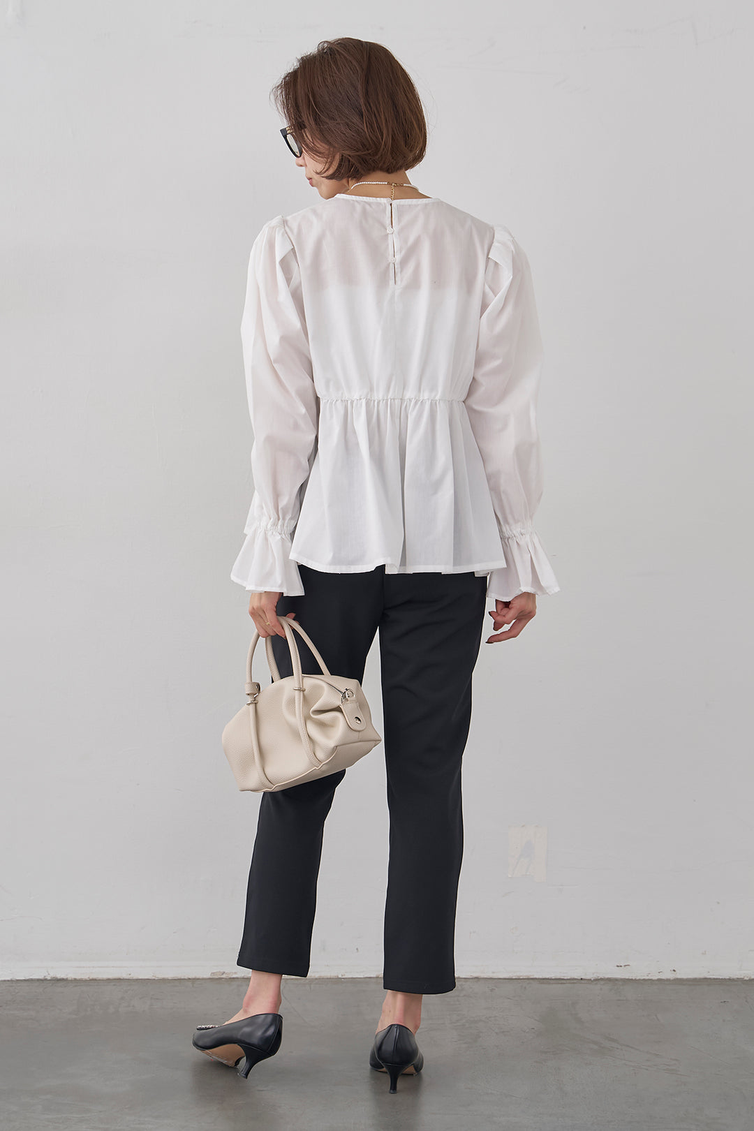 [予約]パフショルダーペプラムギャザーブラウス