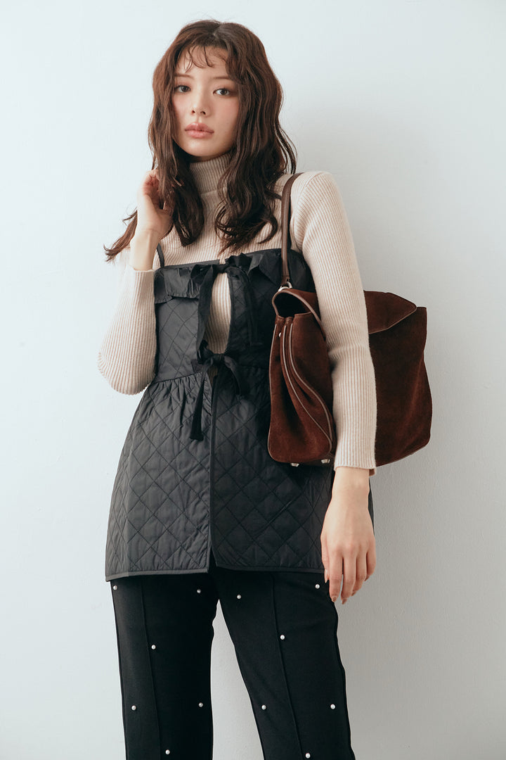 [予約/SET]ベーシックリブタートルニット+ダイヤキルトキャミビスチェ+センターシームランダムパールパンツ(3set)