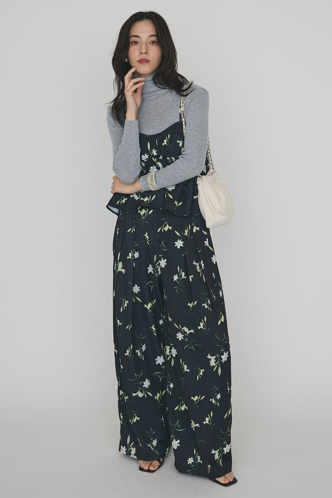 [予約/SET]シアータートルトップス+シックフラワービスチェキャミソール+シックフラワータックワイドパンツ(3set)