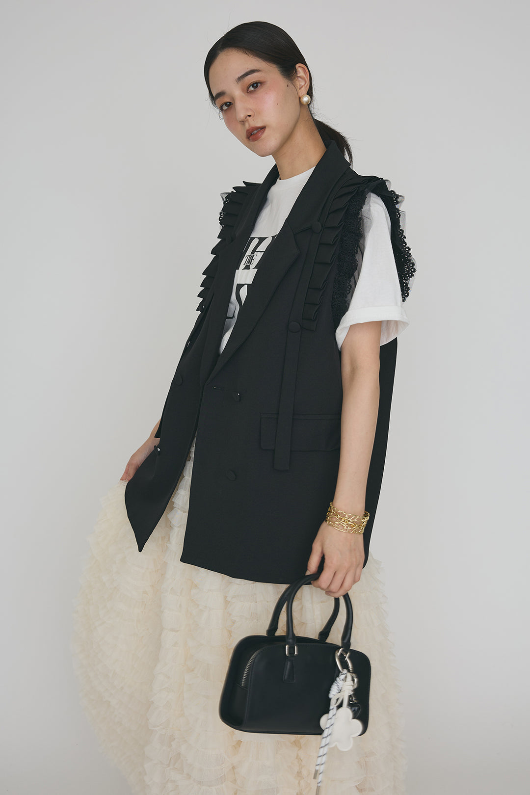 [予約/SET]ThecityロゴTシャツ+フリルショルダーテーラーマニッシュベスト+ホイップチュールティアードスカート(3set)