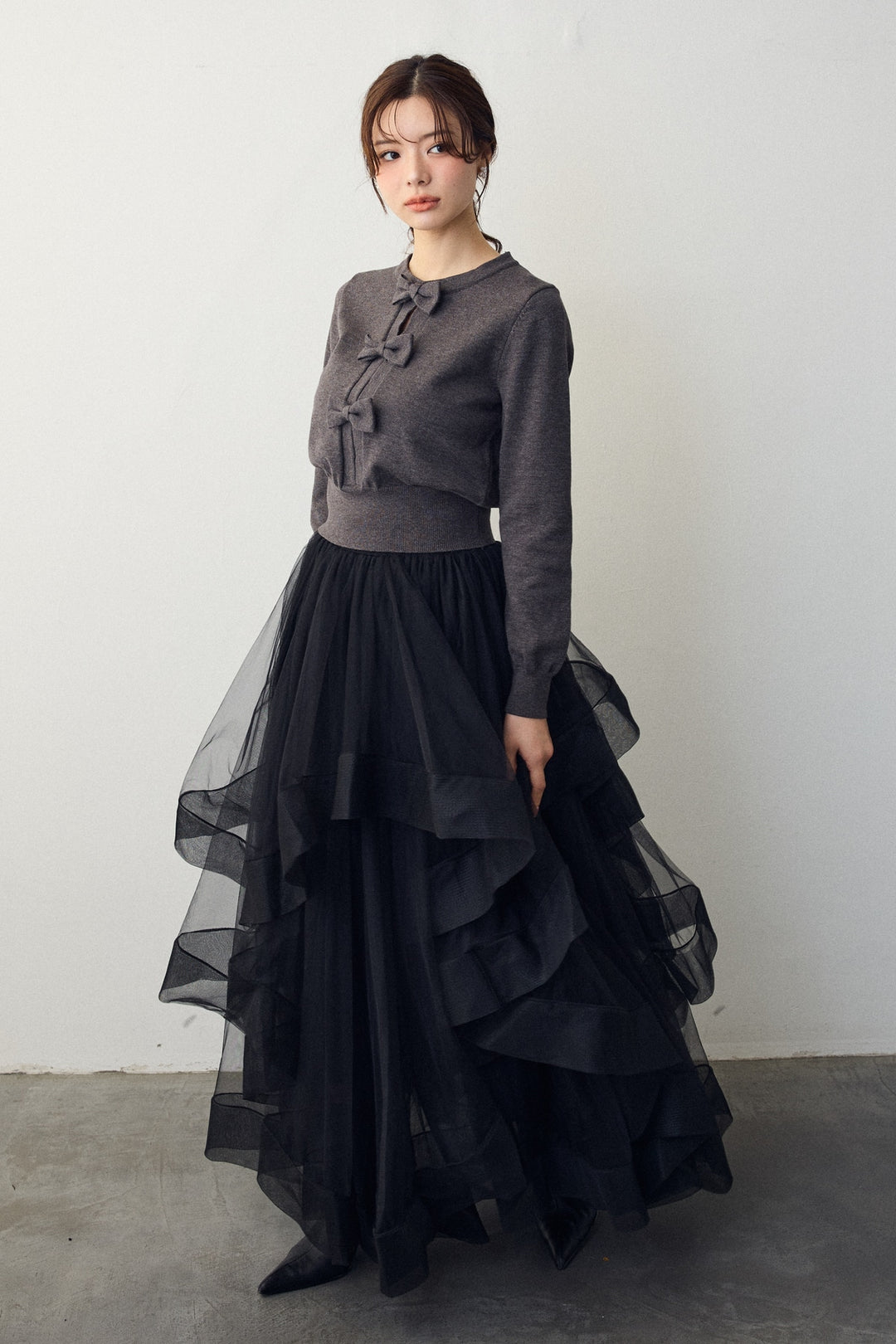 [予約/SET]フロントリボンモチーフカーデ+ランダムフリルティアードボリュームスカート(2set)