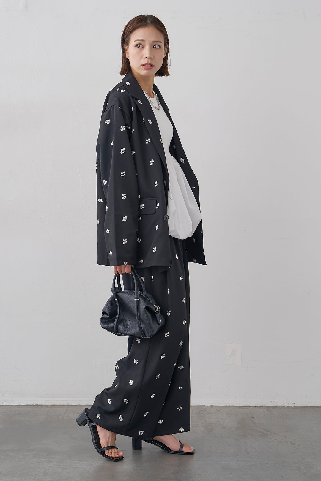 [予約/SET]フラワー刺繍ツイルテーラードジャケット+フラワー刺繍ツイルストレートパンツ(2set)