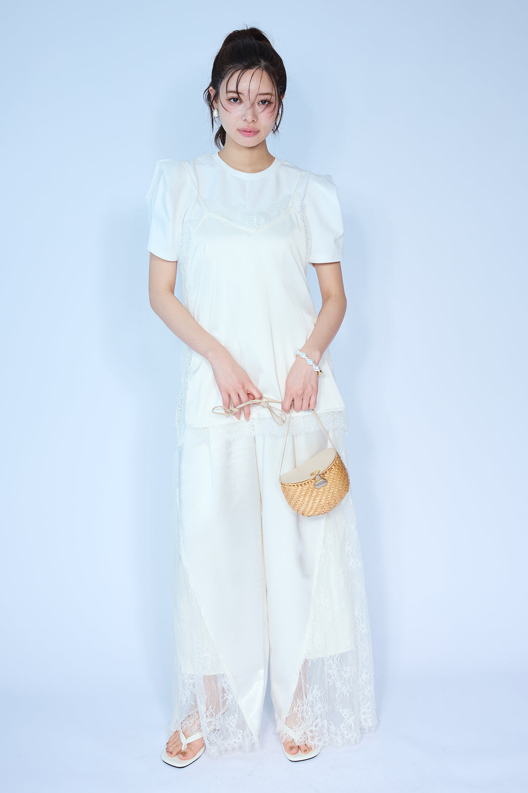 [予約/SET]スクエアショルダーデザインカットトップス+マットサテンレースキャミソール+サイドレースデザインリラックスパンツ(3set)