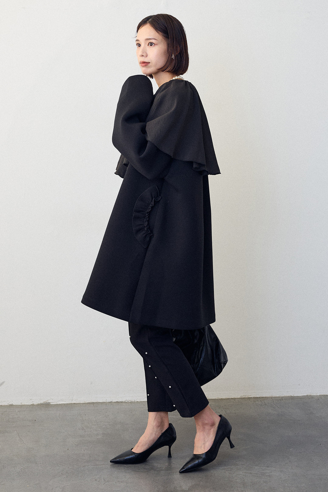 [予約/SET]BIGフリルカラーブラウス+フリルポケットボンディングノーカラーコート+センターシームランダムパールパンツ(3set)