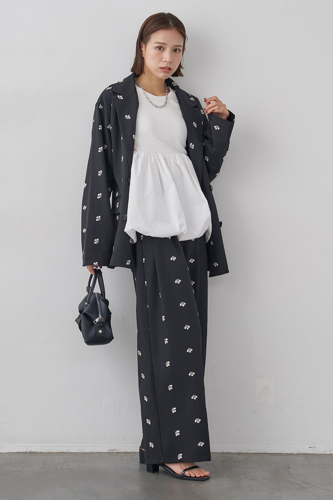 [予約/SET]フラワー刺繍ツイルテーラードジャケット+フラワー刺繍ツイルストレートパンツ(2set)