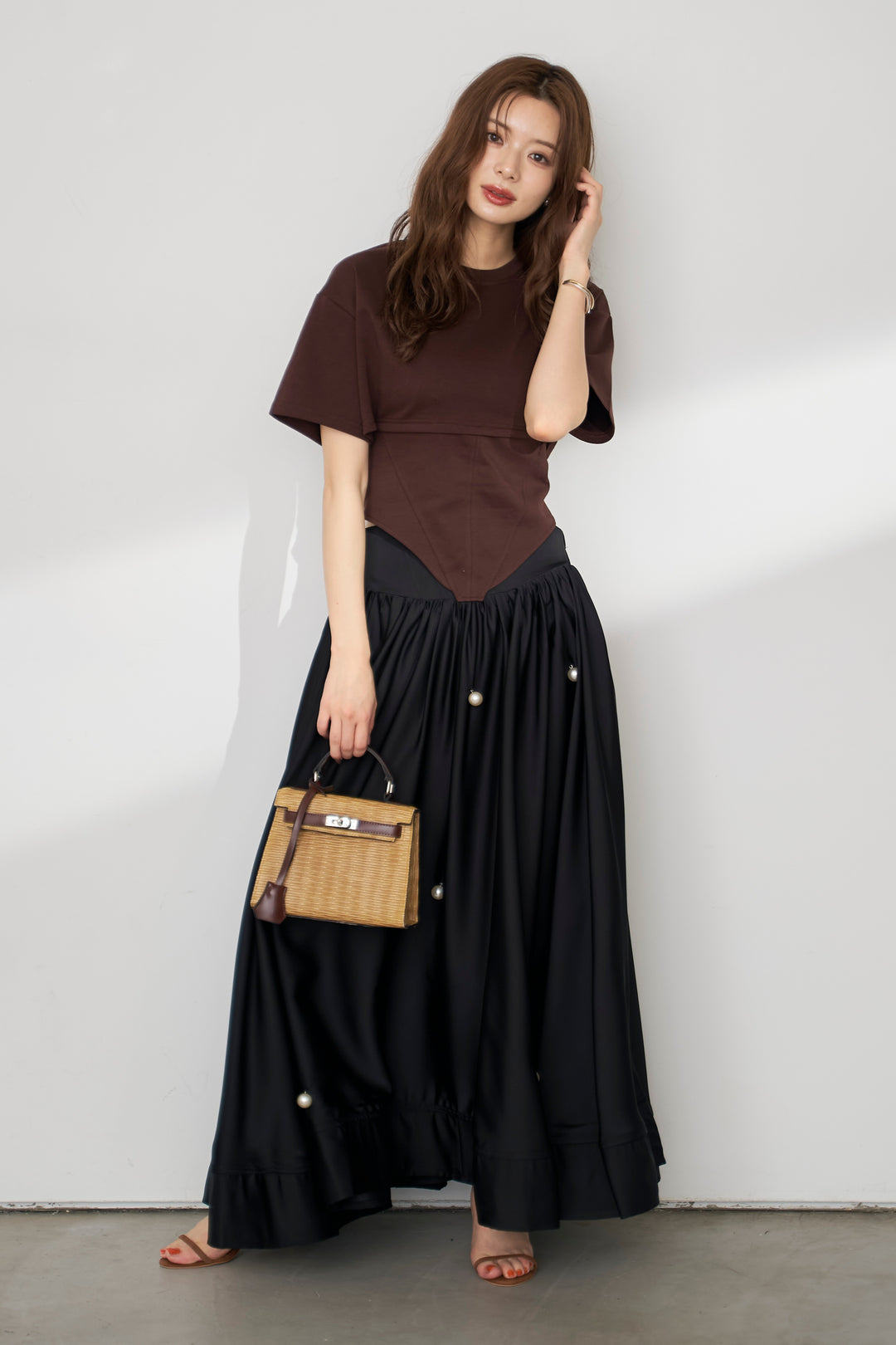 [予約/SET]バックレースアップTシャツ+ビッグパールデコレーションボリュームフレアスカート(2set)