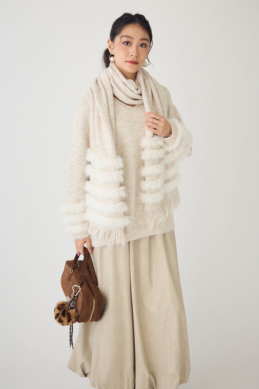 [予約/SET]マフラー付きファーラインデザインニットカーデ+レザーライクバルーンスカート(2set)