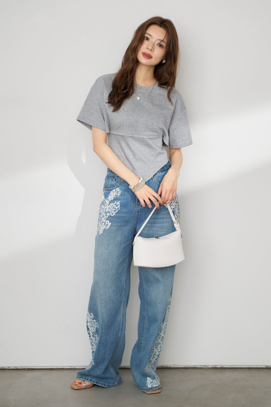 [予約/SET]バックレースアップTシャツ+レースプリントデザインデニムパンツ(2set)