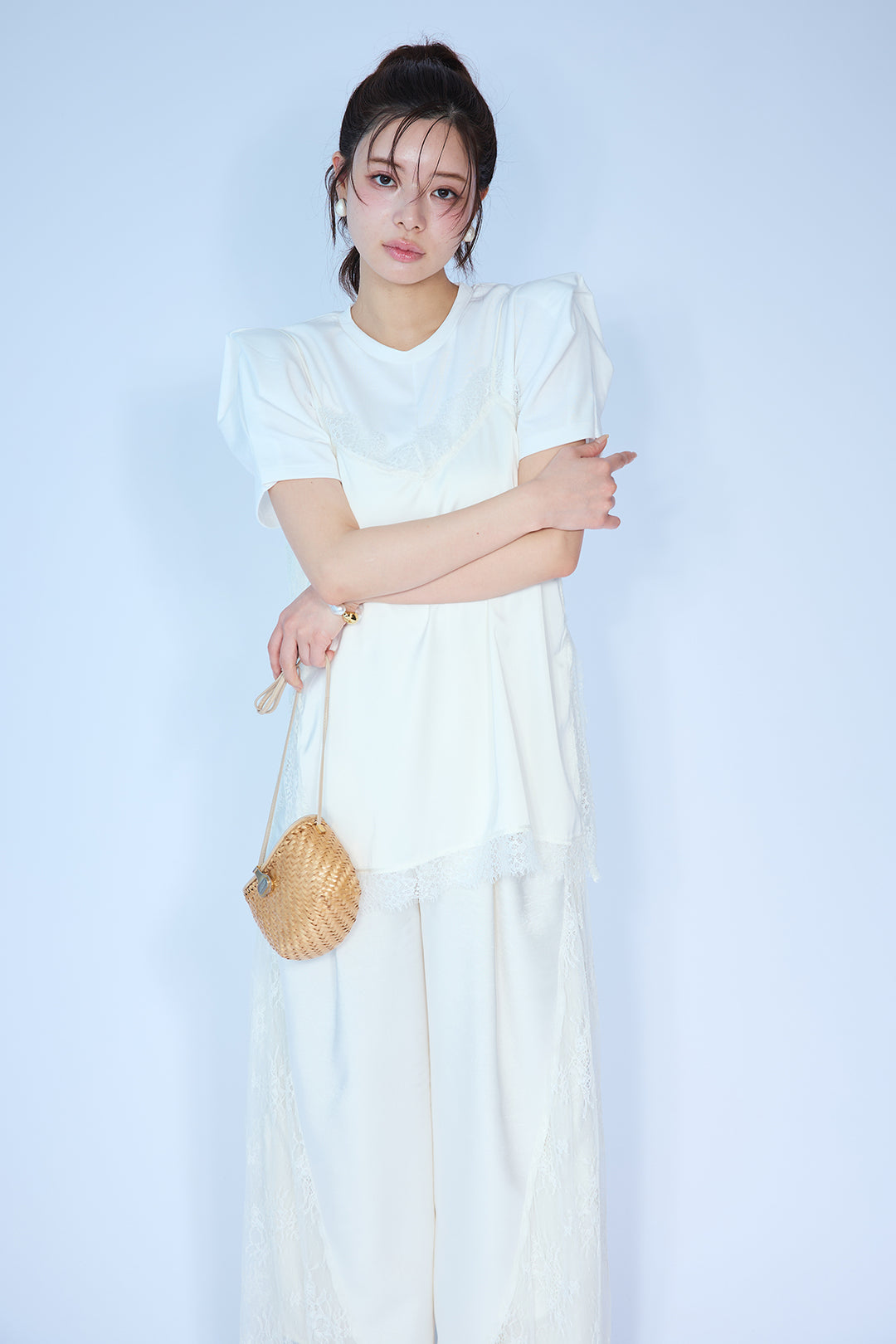 [予約/SET]スクエアショルダーデザインカットトップス+マットサテンレースキャミソール+サイドレースデザインリラックスパンツ(3set)