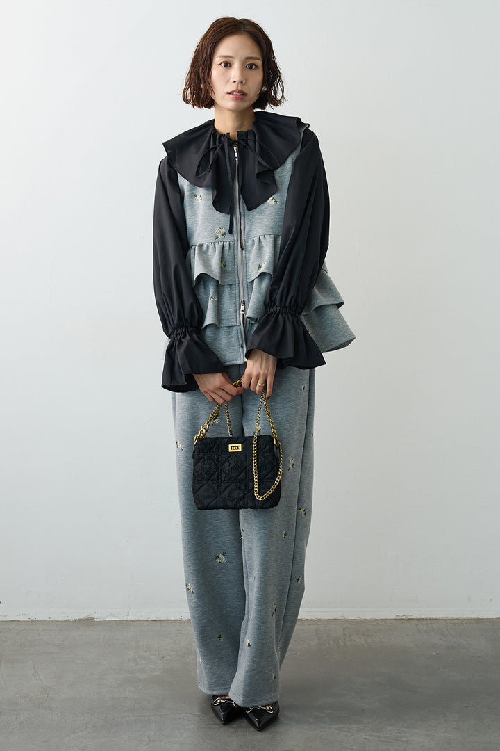 [予約/SET]エアリーフリルフレアカフスブラウス+フラワー刺繍ティアードポンチベスト+フラワー刺繍ストレートポンチパンツ(3set)