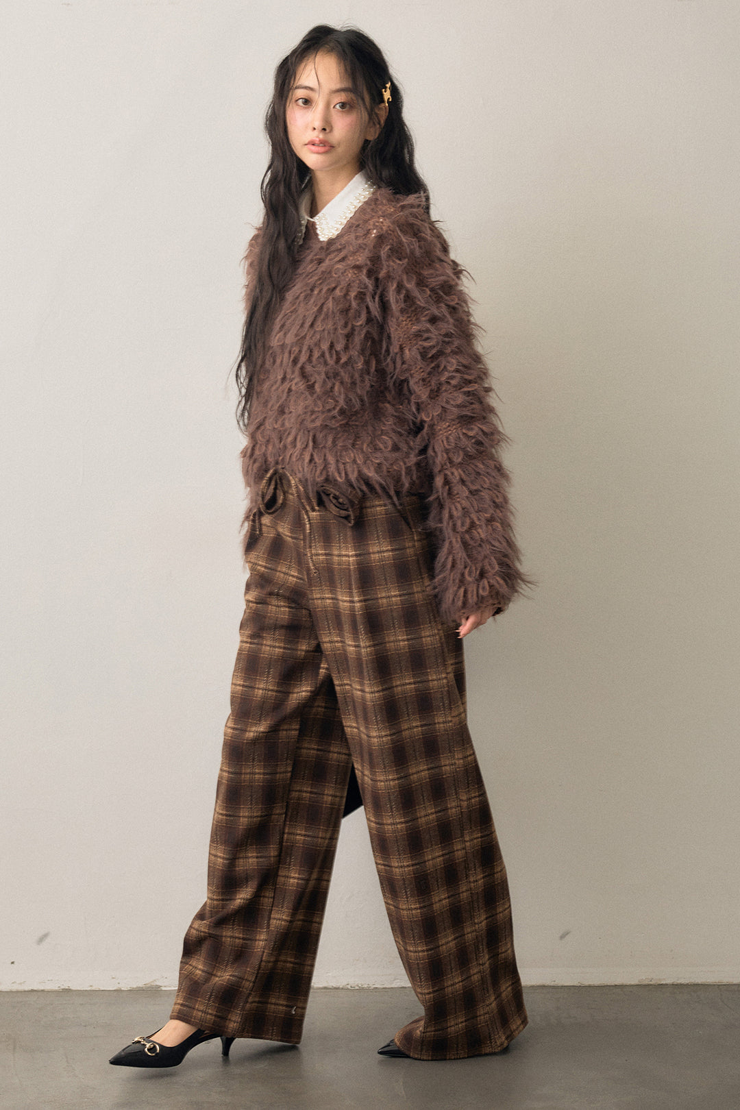 [予約/SET]2連パール付け襟+ループシャプルオーバーニット+クラシカルチェックフラワーモチーフ付きパンツ(3set)