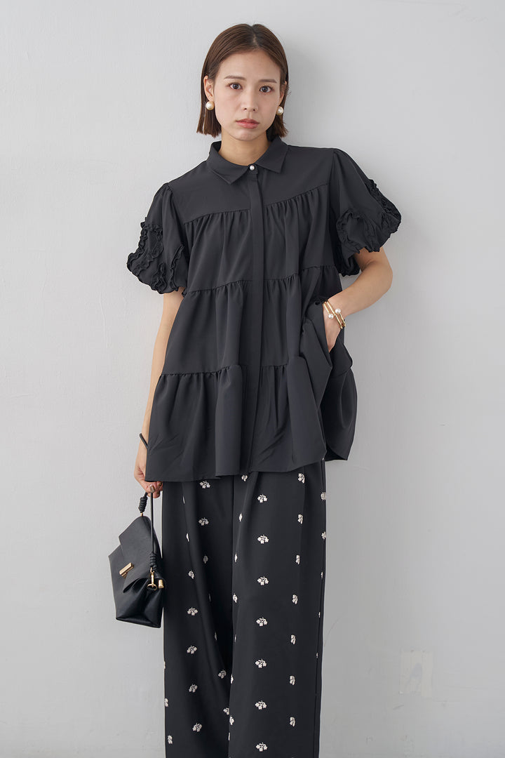 [予約/SET]フリルウェーブスリーブティアードブラウス+フラワー刺繍ツイルストレートパンツ(2set)