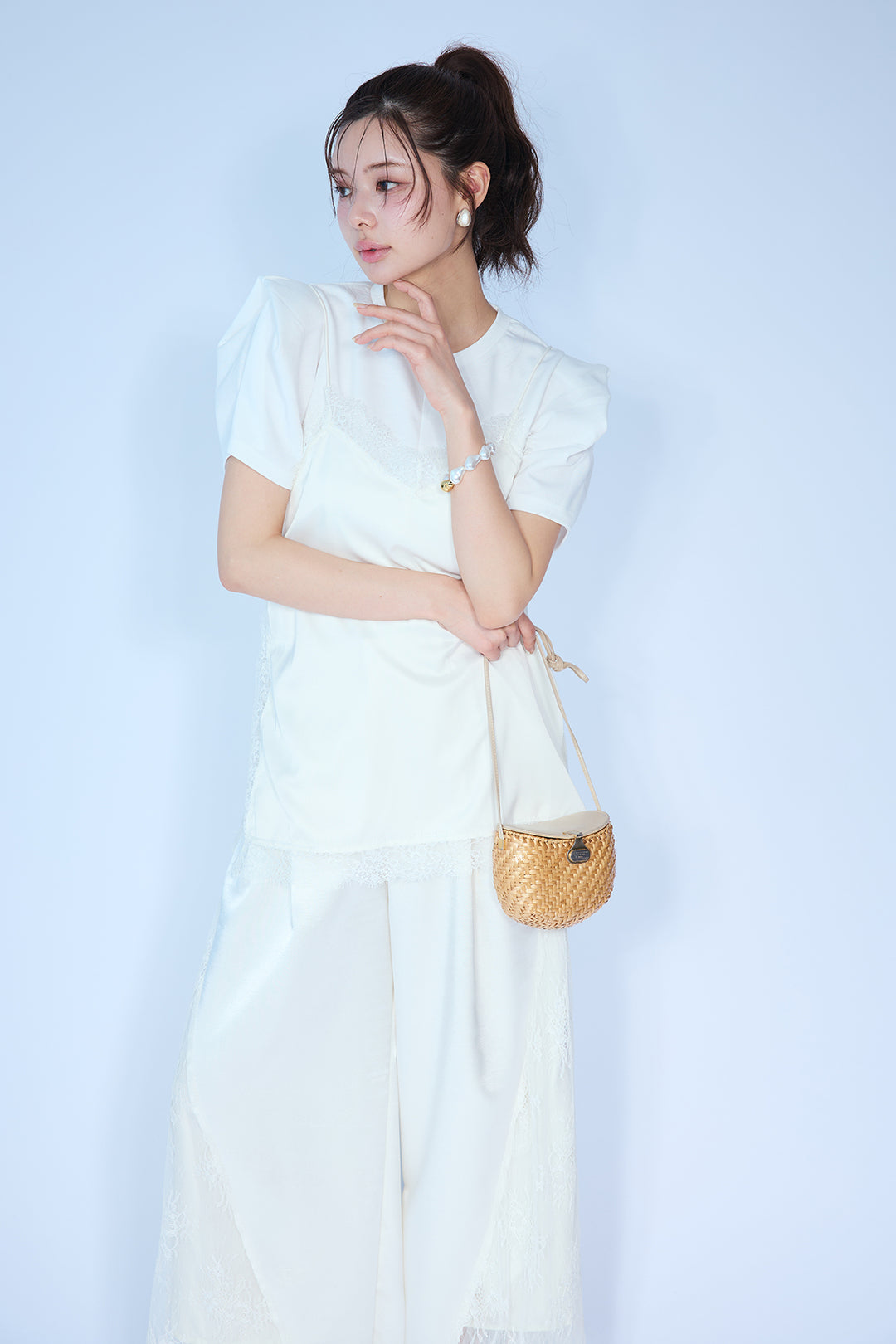 [予約/SET]スクエアショルダーデザインカットトップス+マットサテンレースキャミソール+サイドレースデザインリラックスパンツ(3set)