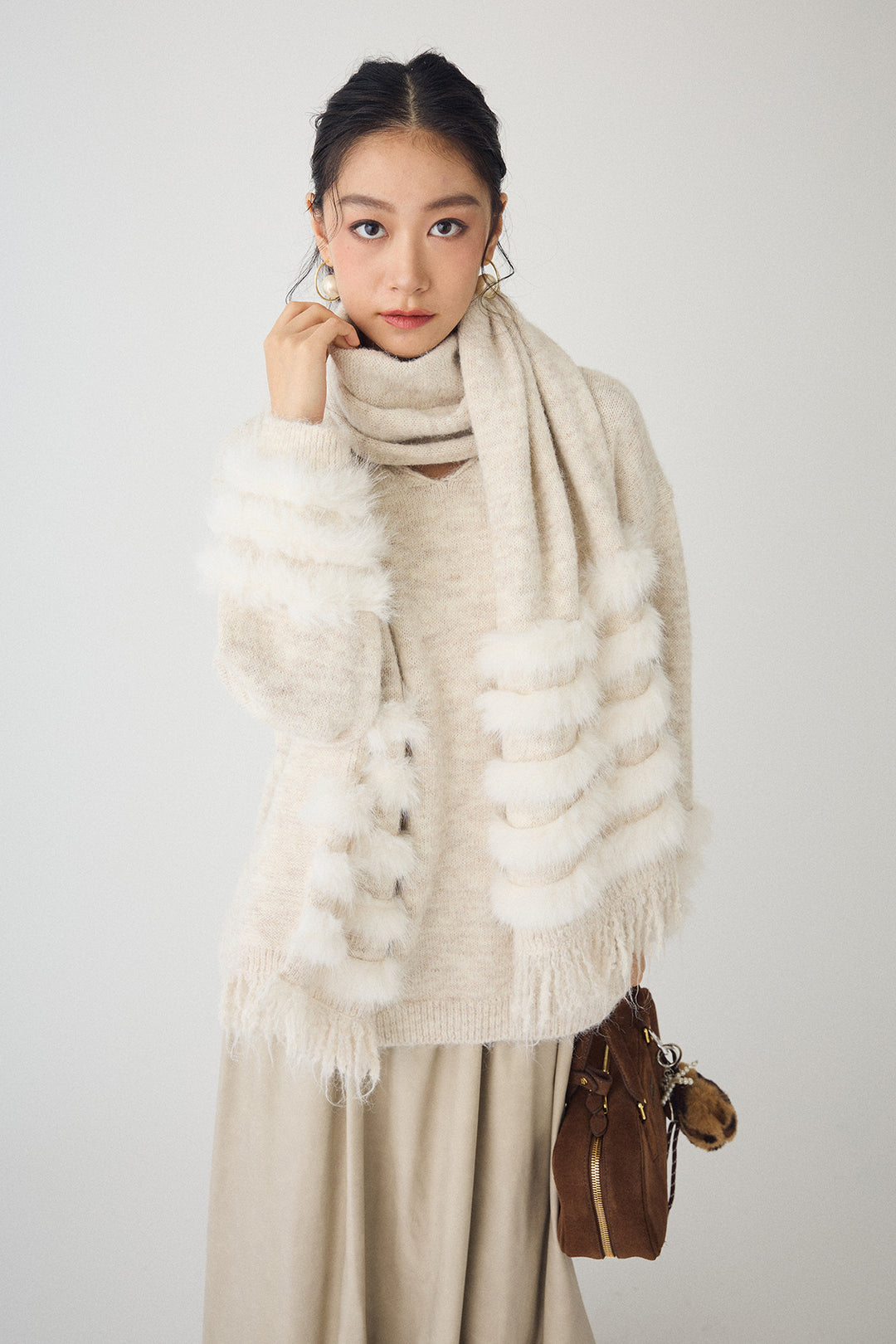 [予約/SET]マフラー付きファーラインデザインニットカーデ+レザーライクバルーンスカート(2set)