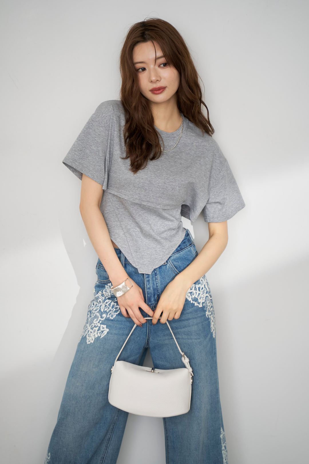 [予約/SET]バックレースアップTシャツ+レースプリントデザインデニムパンツ(2set)