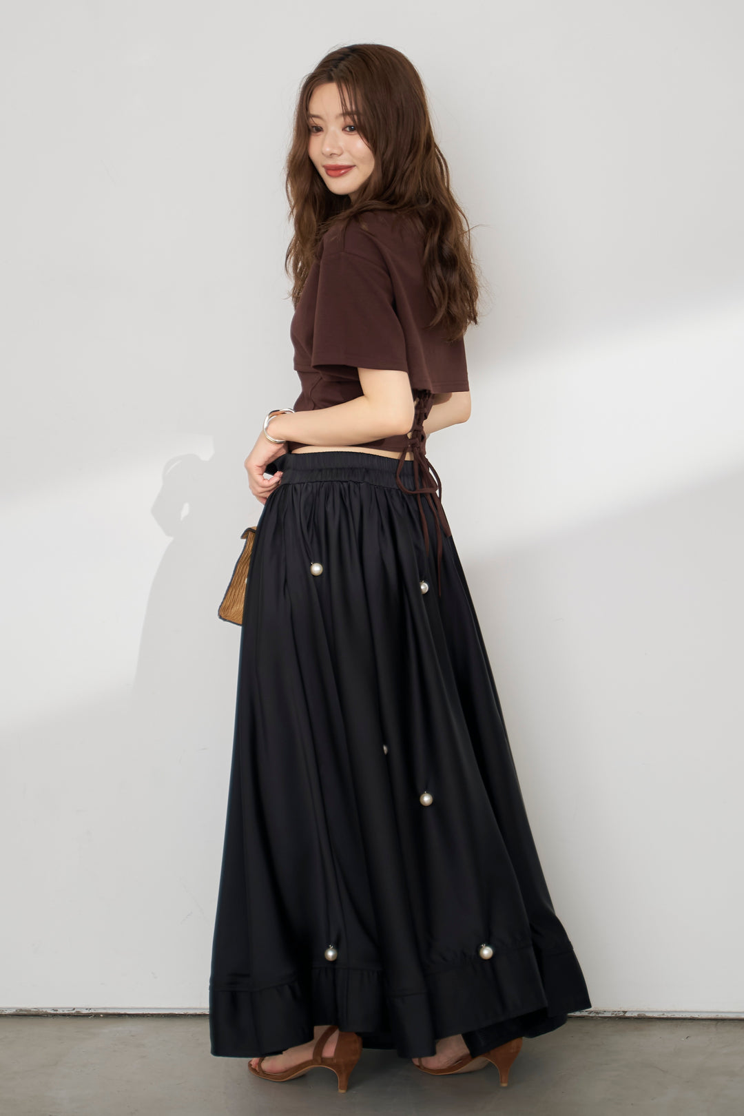 [予約/SET]バックレースアップTシャツ+ビッグパールデコレーションボリュームフレアスカート(2set)