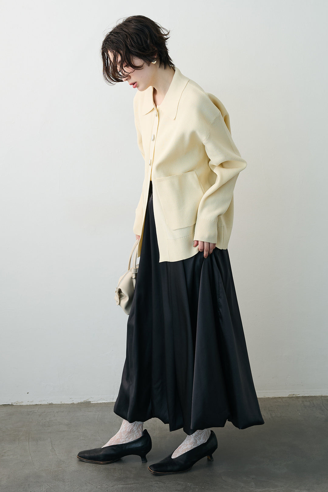 [予約/SET]メタルボタン襟付きニットカーディガン+サテンシャイニーバルーンスカート(2set)