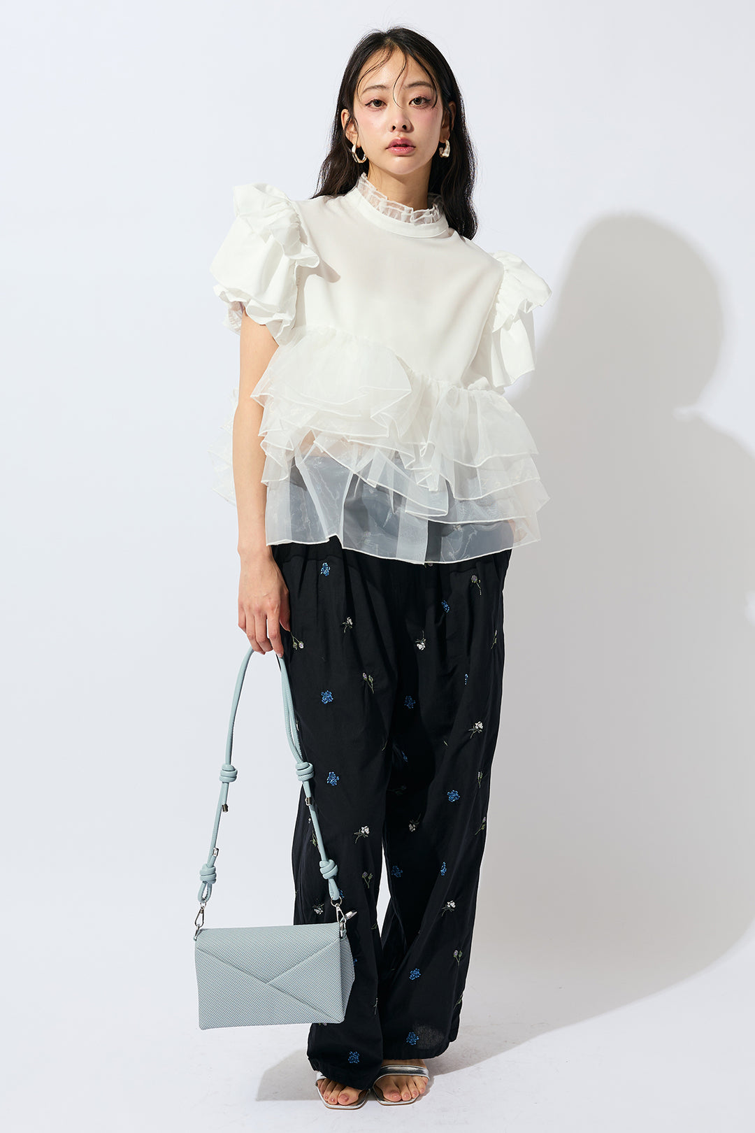 [予約/SET]オーガンジフリルティアードトップス+フラワー刺繍ローンイージーパンツ(2set)
