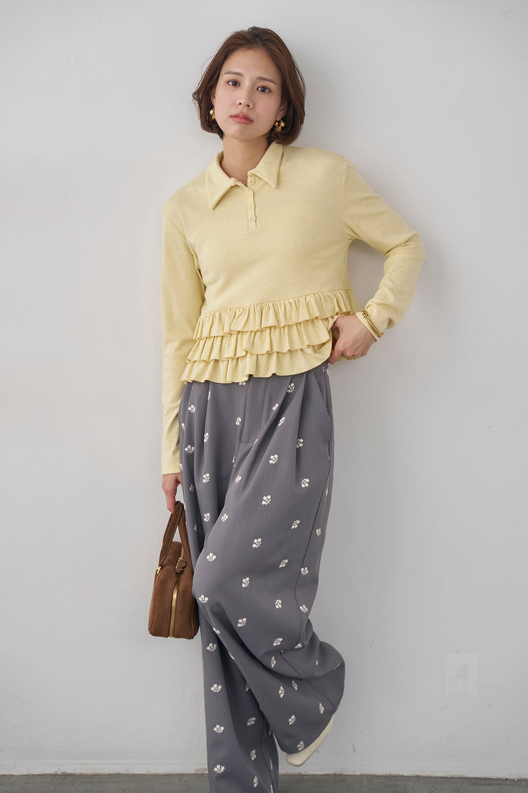 [予約/SET]フリルヘムポロカラープルオーバー+フラワー刺繍ツイルストレートパンツ(2set)