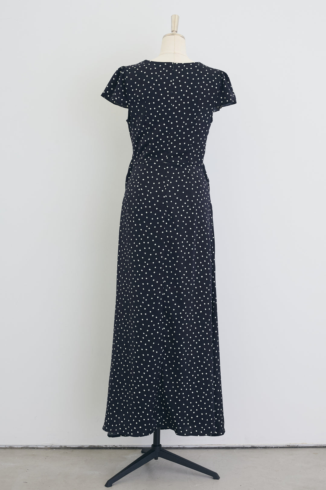 [予約]フロントカットドット美シルエットワンピ