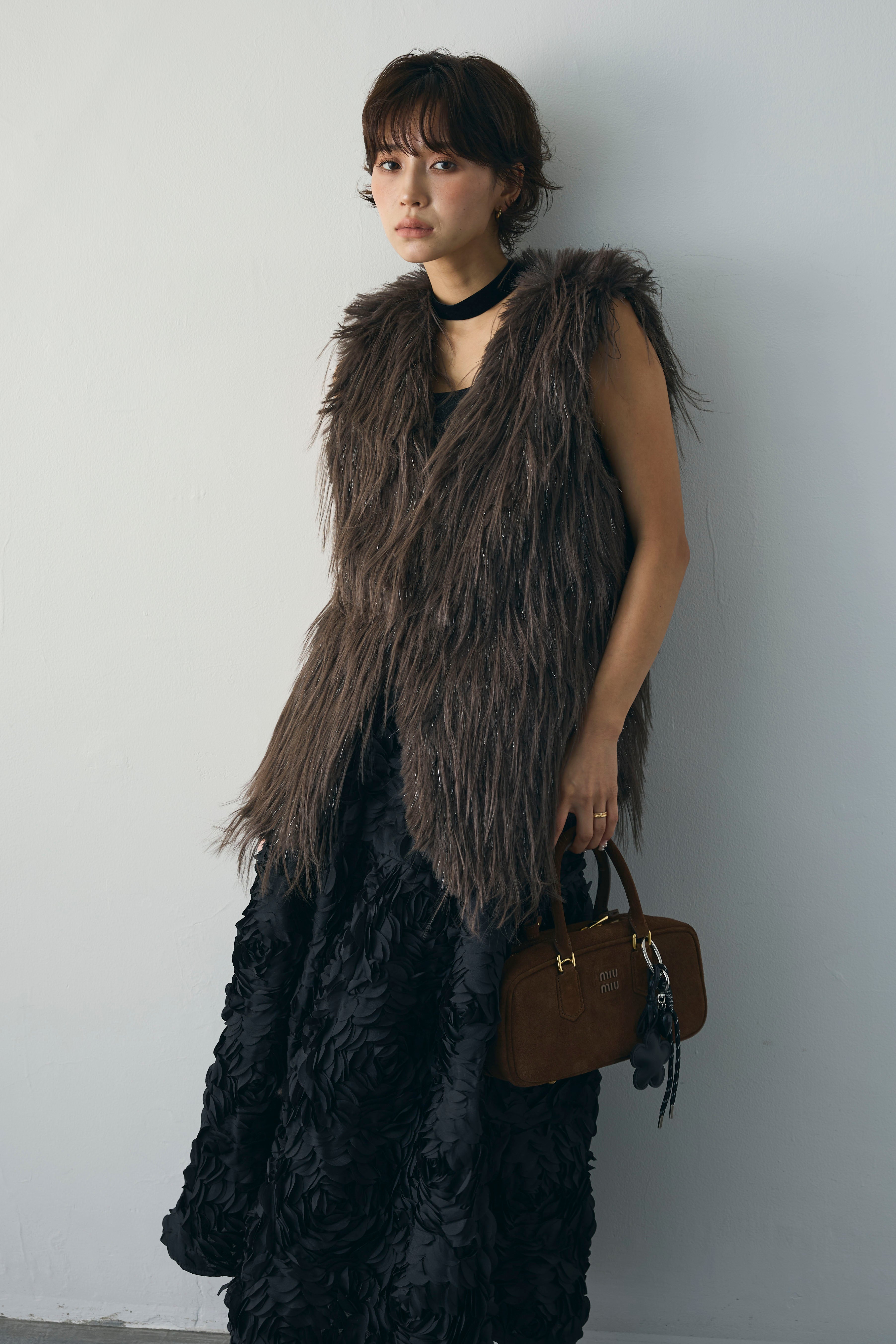 予約]シャイニーロングファーベスト – Frene