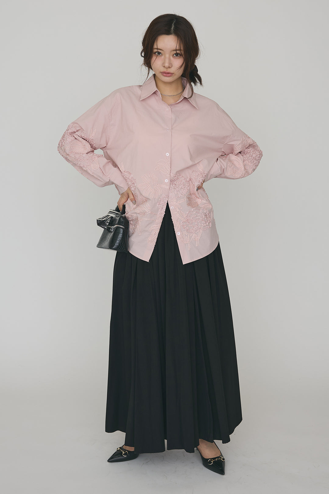 [予約/SET]フラワー刺繍モチーフオーバーシャツ+ギャザーフレア綿タッチスカート(2set)