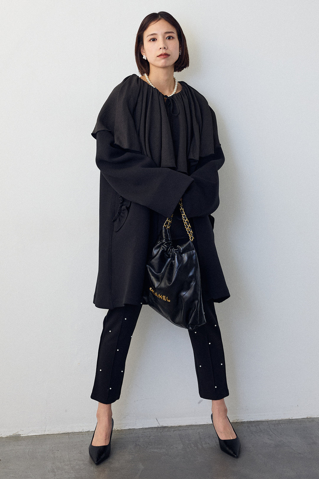 [予約/SET]BIGフリルカラーブラウス+フリルポケットボンディングノーカラーコート+センターシームランダムパールパンツ(3set)