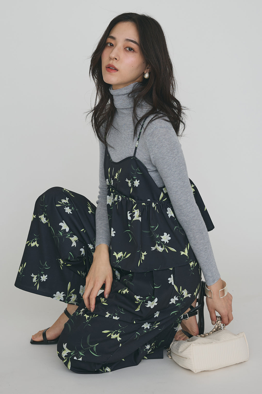 [予約/SET]シアータートルトップス+シックフラワービスチェキャミソール+シックフラワータックワイドパンツ(3set)