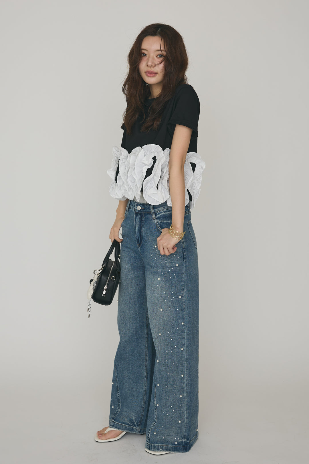 [予約/SET]フリルウェーブヘムカットTシャツ+パールラインストーンハイウエストデニム(2set)