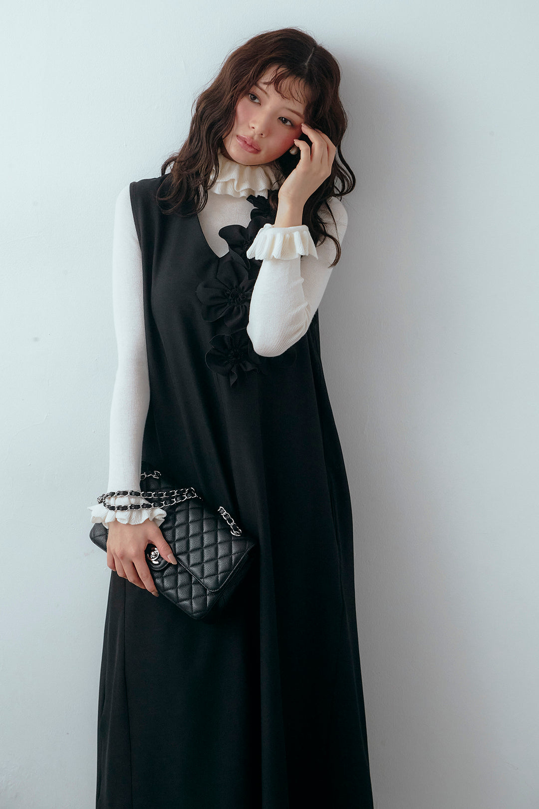 [予約/SET]ダブルフリルカラーニットプルオーバー+アシメフラワーモチーフVネックワンピース(2set)