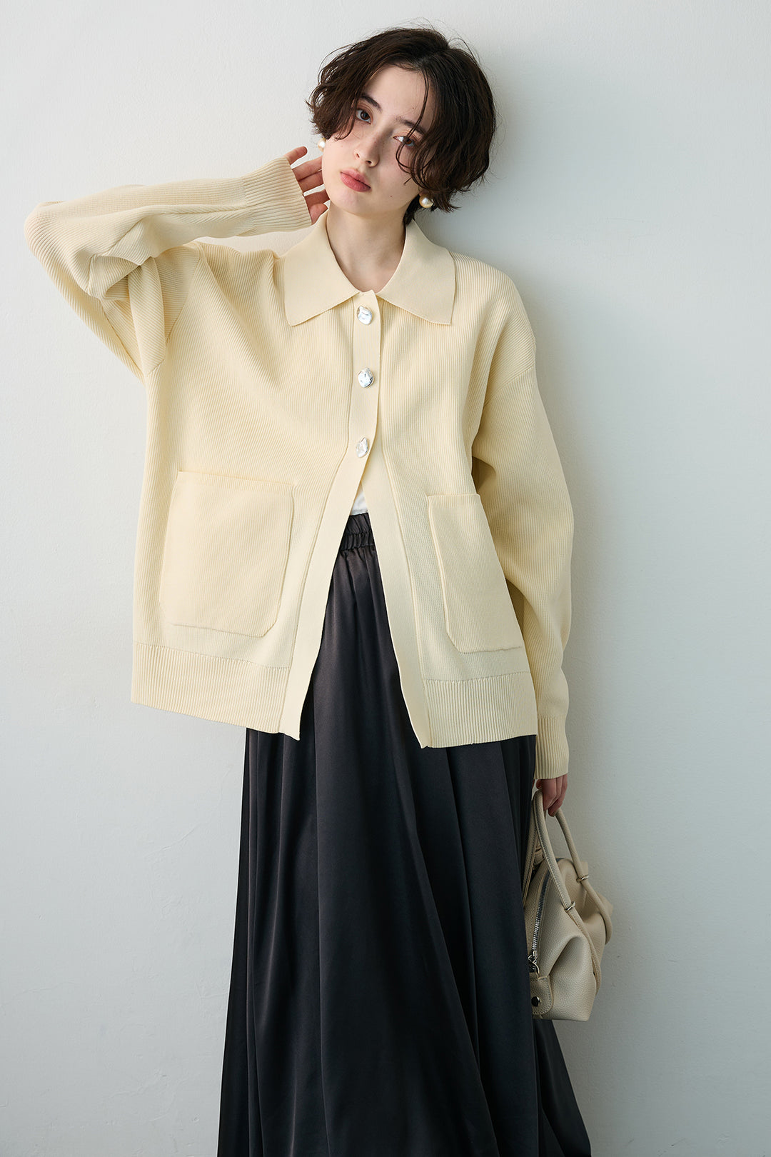[予約/SET]メタルボタン襟付きニットカーディガン+サテンシャイニーバルーンスカート(2set)