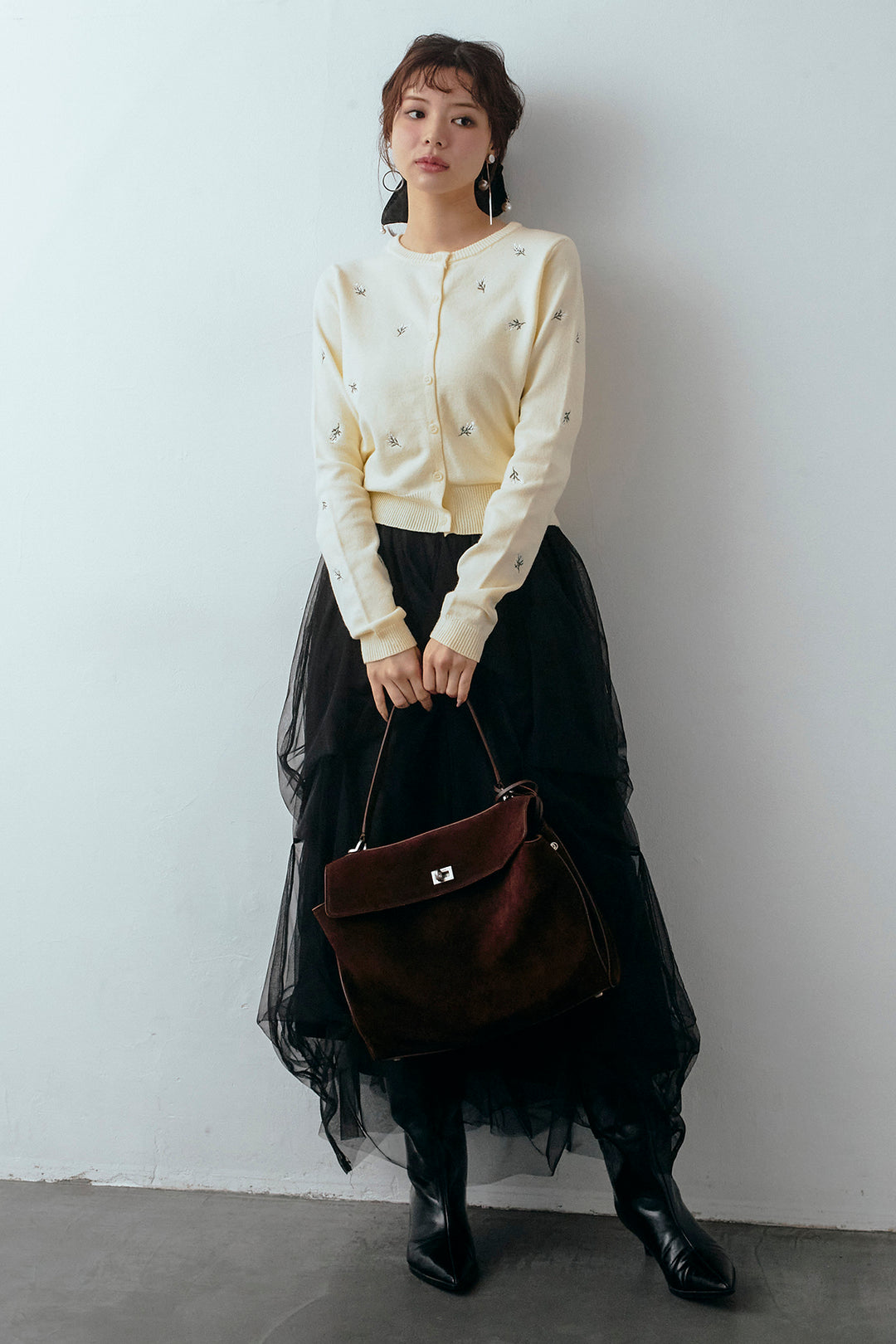 [予約/SET]ニュアンスフラワー刺繍クロップドニットカーデ+マルチパターンタックチュールスカート(2set)