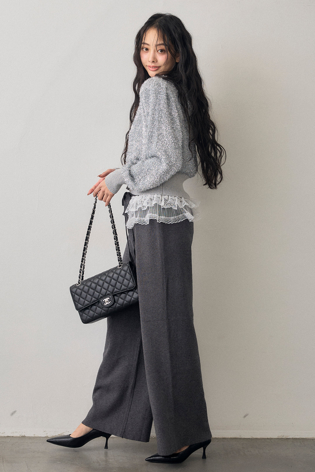 [予約/SET]コンシャスショルダーシャイニーニットカーデ+ウエストレースニットストレートパンツ(2set)