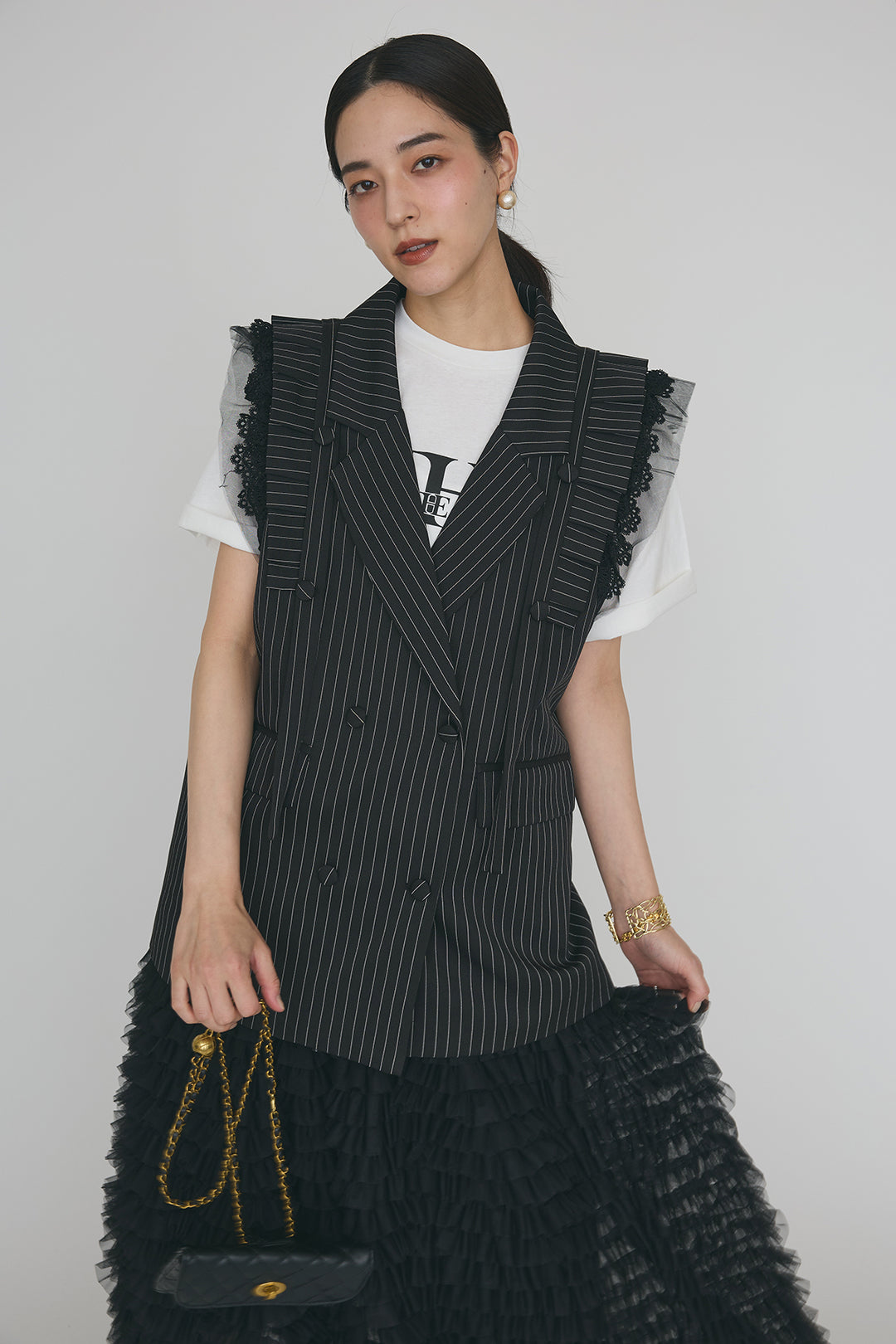 [予約/SET]ThecityロゴTシャツ+フリルショルダーテーラーマニッシュベスト+ホイップチュールティアードスカート(3set)