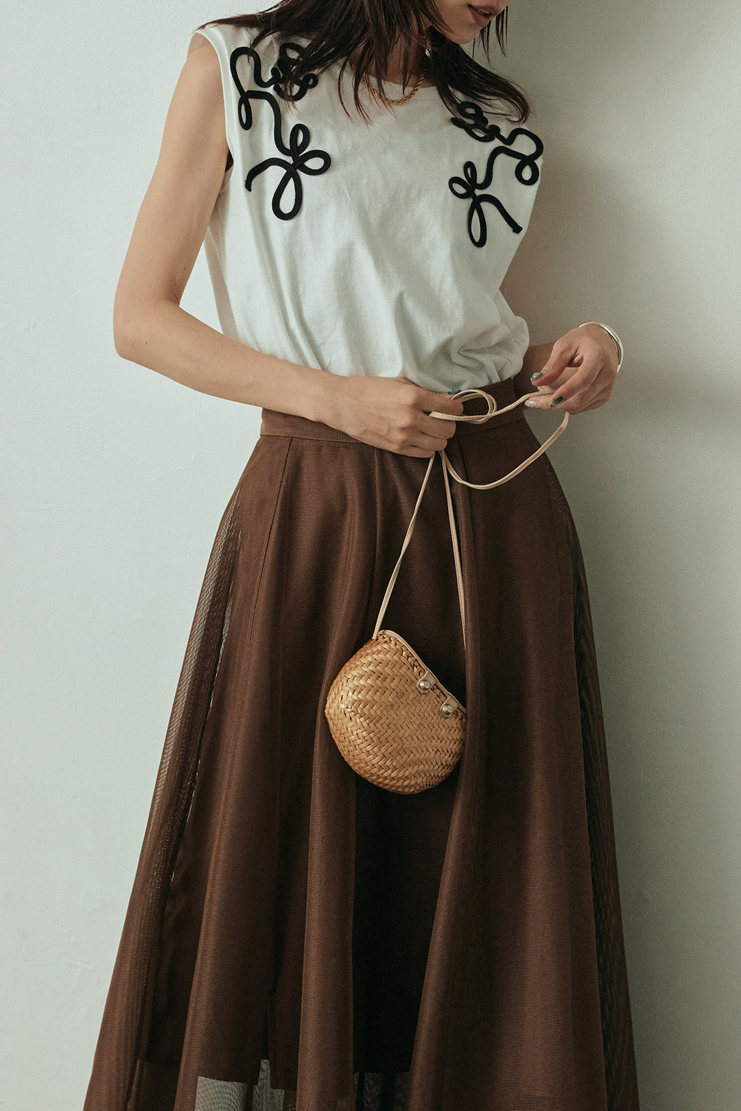 [予約/SET]コード刺繍フレンチスリーブTシャツ+メッシュフレアマキシスカート(2set)