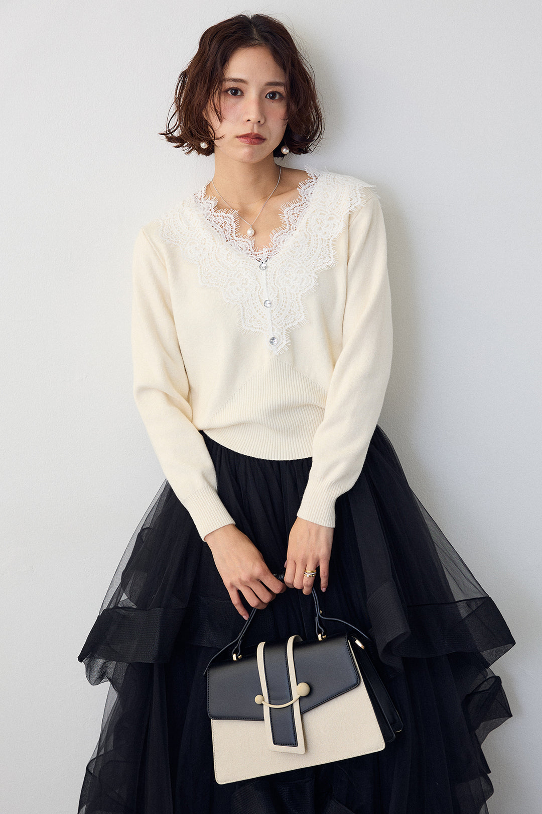 [予約]Vレースデザインニットプルオーバー