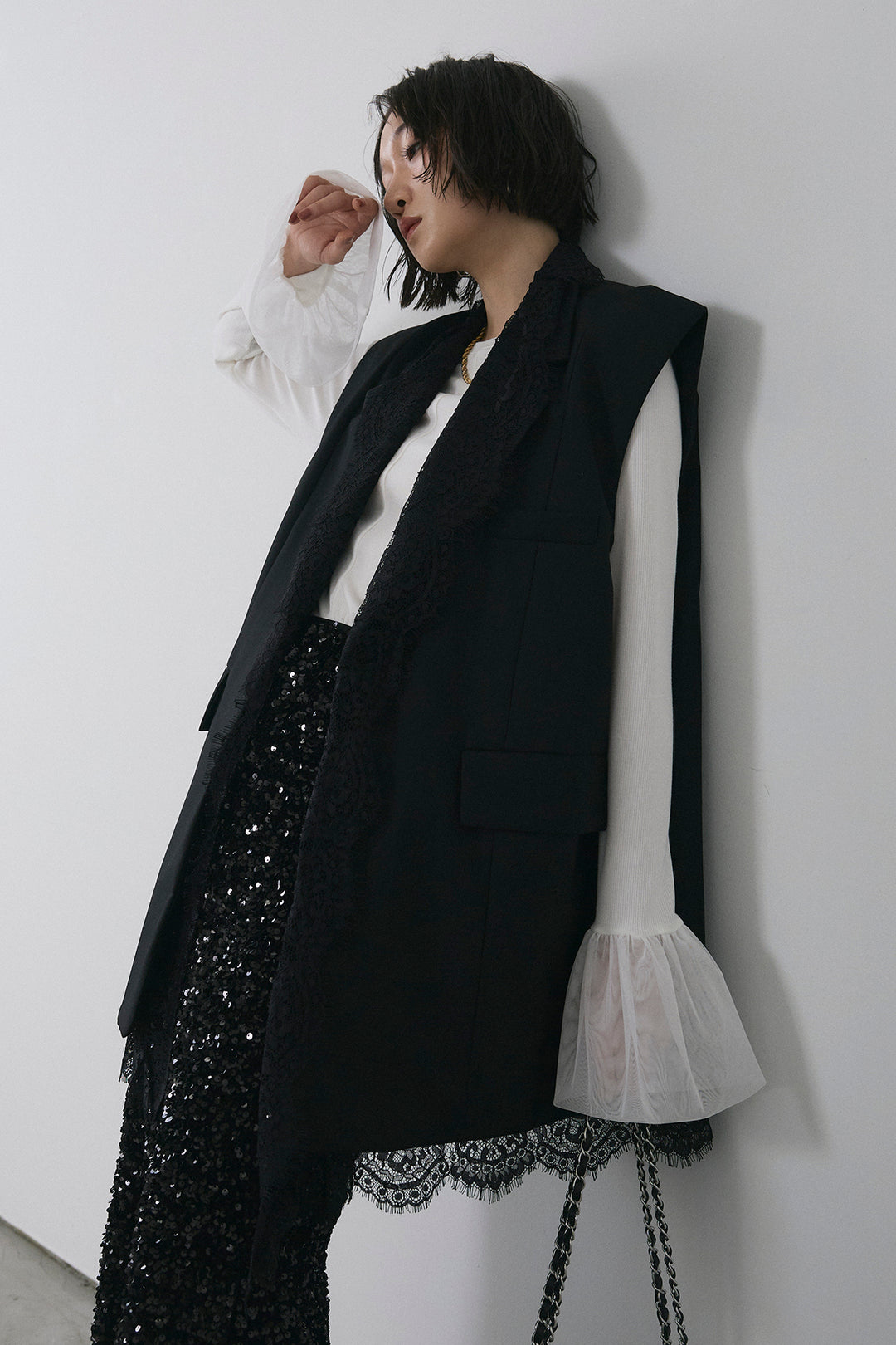 [予約/SET]チュールシアーカフスリブニット+アシメレースドッキングデザインボタンジレ+スパンコールシャイニースカート(3set)