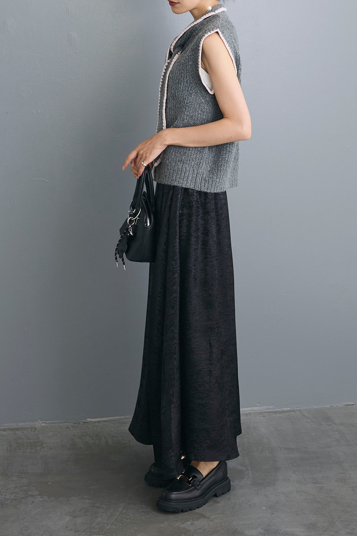 CHANELニットタイトスカート 予約/SET]配色ステッチボウタイニットベスト+シャイニーサテン