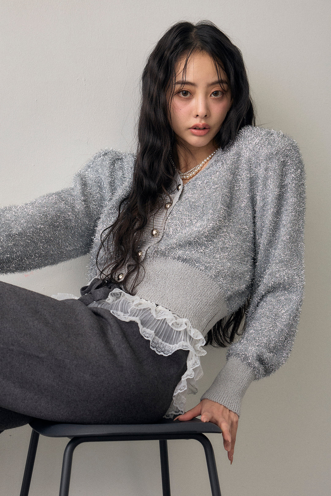 [予約/SET]コンシャスショルダーシャイニーニットカーデ+ウエストレースニットストレートパンツ(2set)