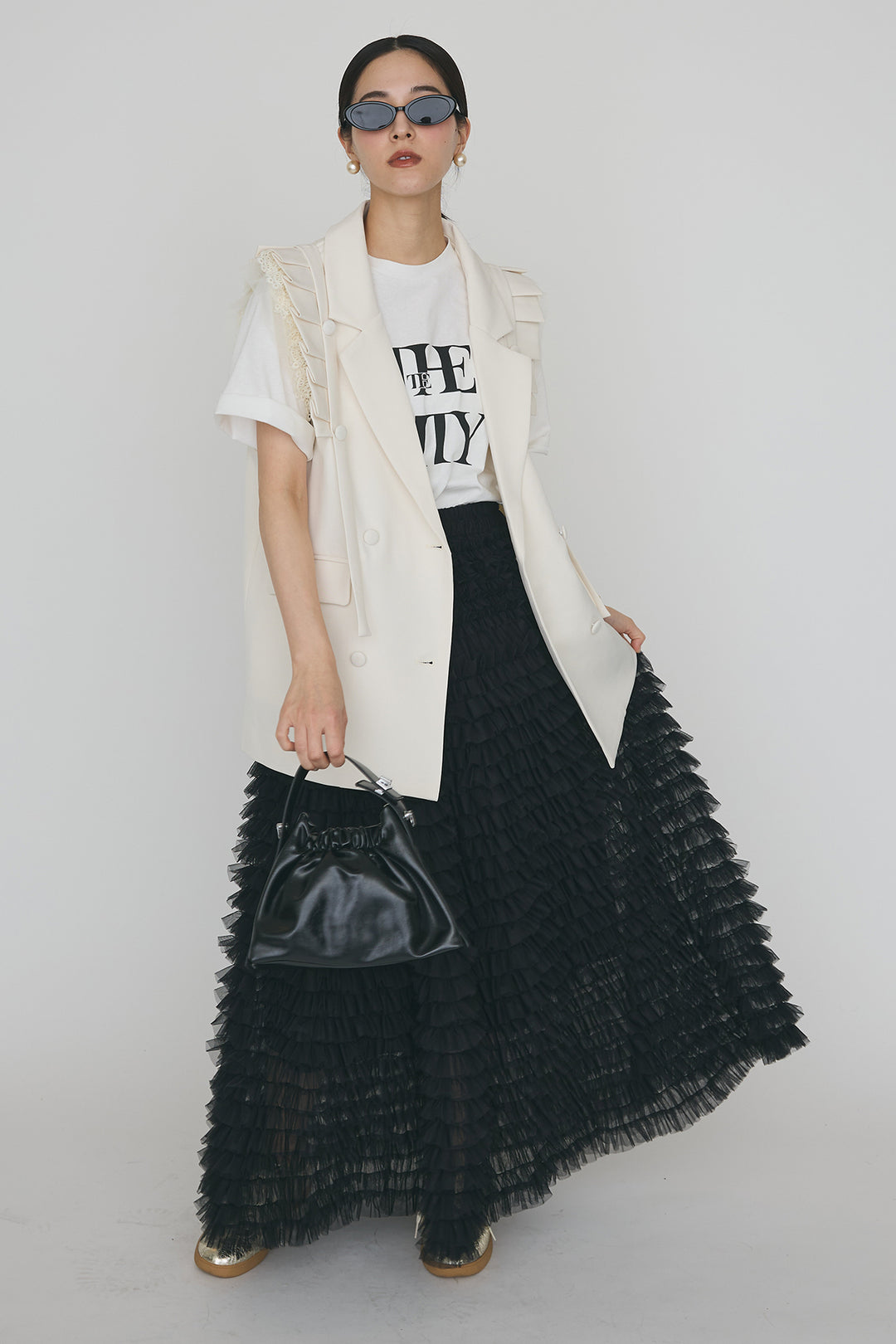 [予約/SET]ThecityロゴTシャツ+フリルショルダーテーラーマニッシュベスト+ホイップチュールティアードスカート(3set)