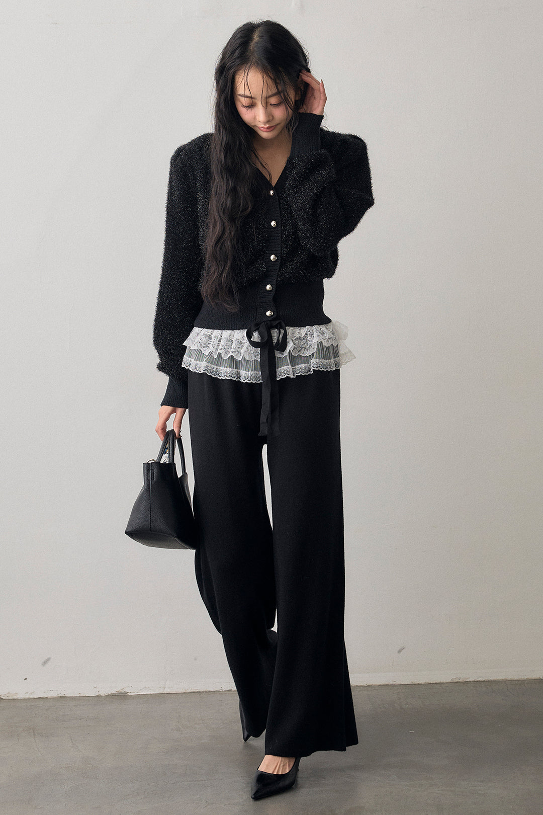 [予約/SET]コンシャスショルダーシャイニーニットカーデ+ウエストレースニットストレートパンツ(2set)