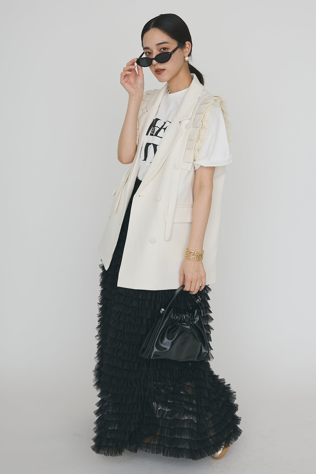 [予約/SET]ThecityロゴTシャツ+フリルショルダーテーラーマニッシュベスト+ホイップチュールティアードスカート(3set)