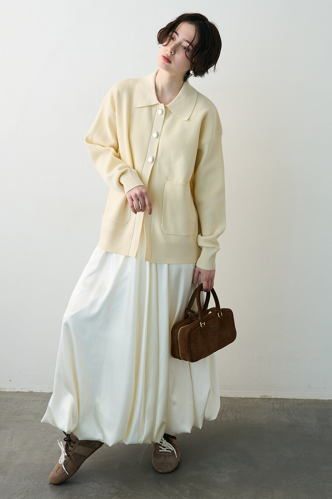 [予約/SET]メタルボタン襟付きニットカーディガン+サテンシャイニーバルーンスカート(2set)