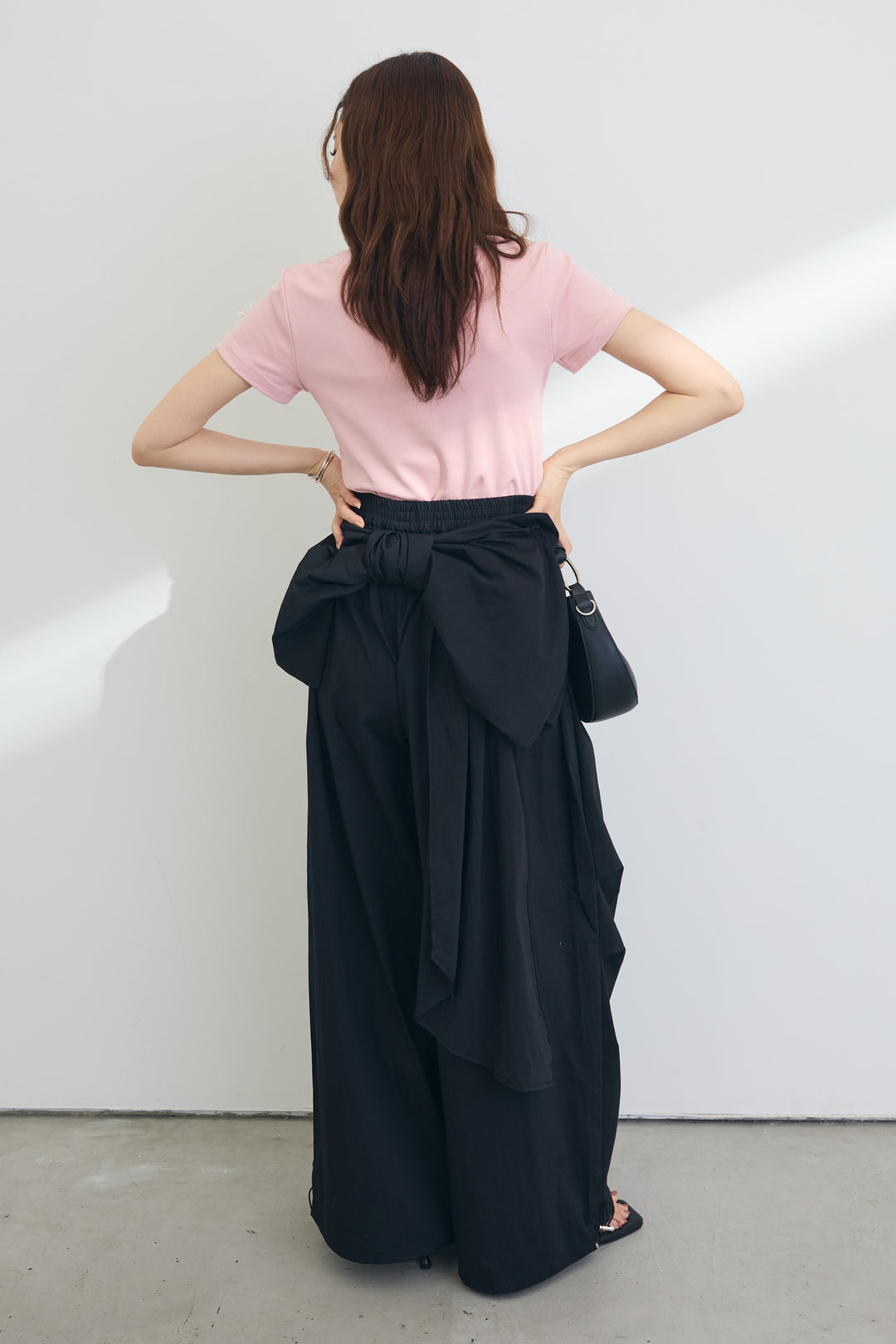 [予約/SET]ビジューモチーフデザインTシャツ+マルチウェイリボンカーゴデザインパンツ(2set)