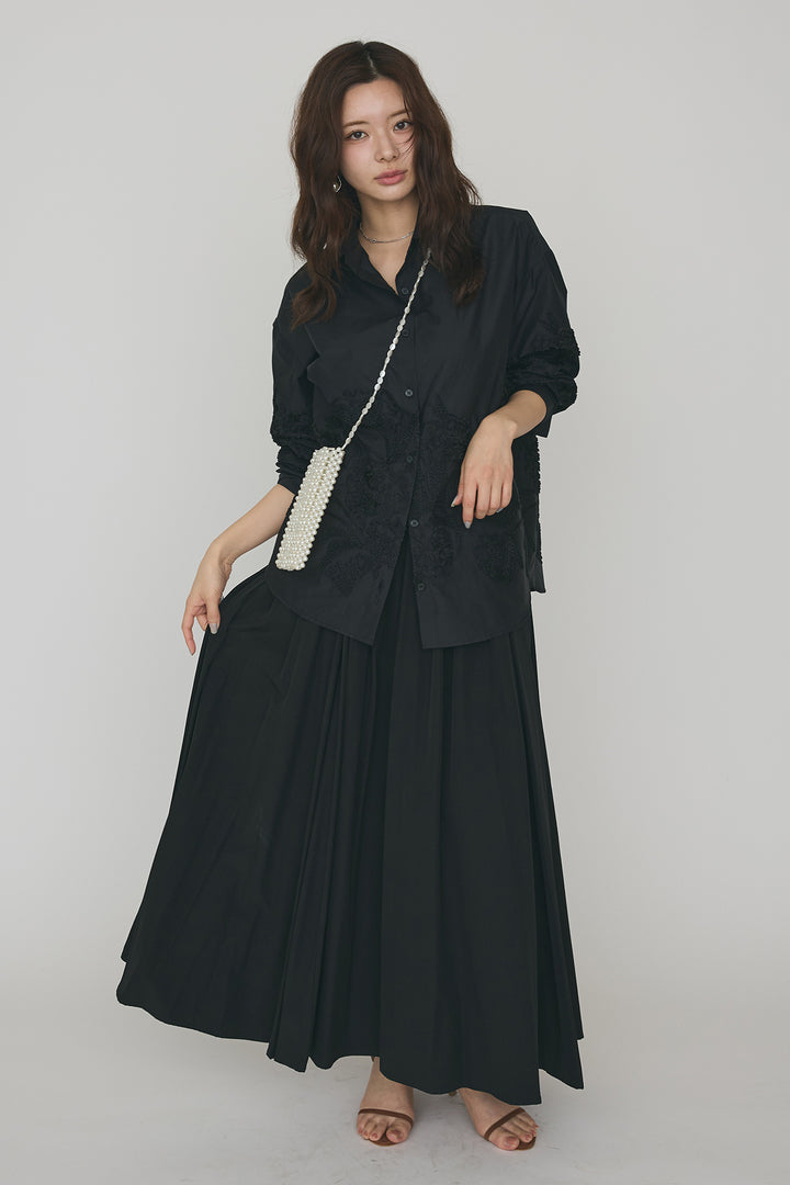 [予約/SET]フラワー刺繍モチーフオーバーシャツ+ギャザーフレア綿タッチスカート(2set)