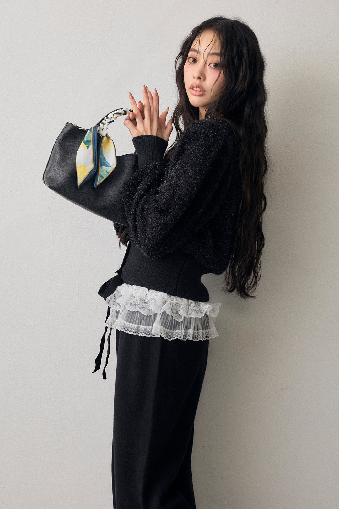 [予約/SET]コンシャスショルダーシャイニーニットカーデ+ウエストレースニットストレートパンツ(2set)