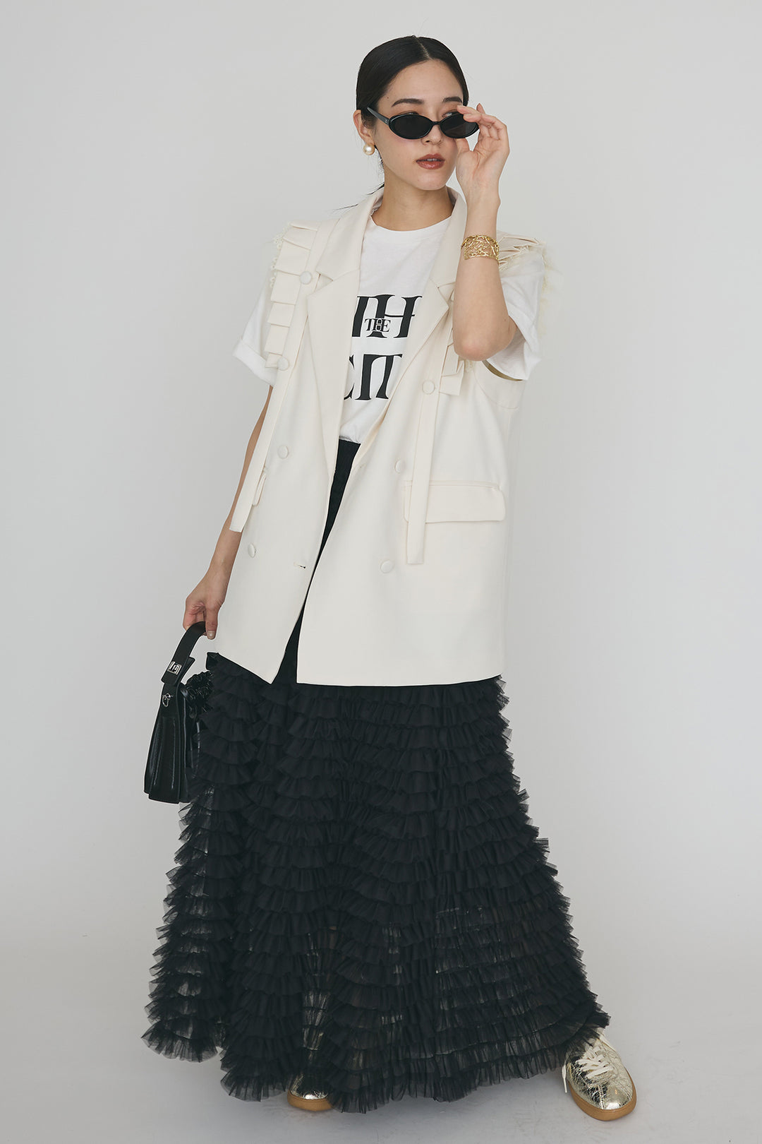 [予約/SET]ThecityロゴTシャツ+フリルショルダーテーラーマニッシュベスト+ホイップチュールティアードスカート(3set)